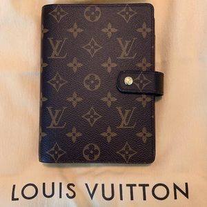 Louis Vuitton Medium Ring Agenda Cover